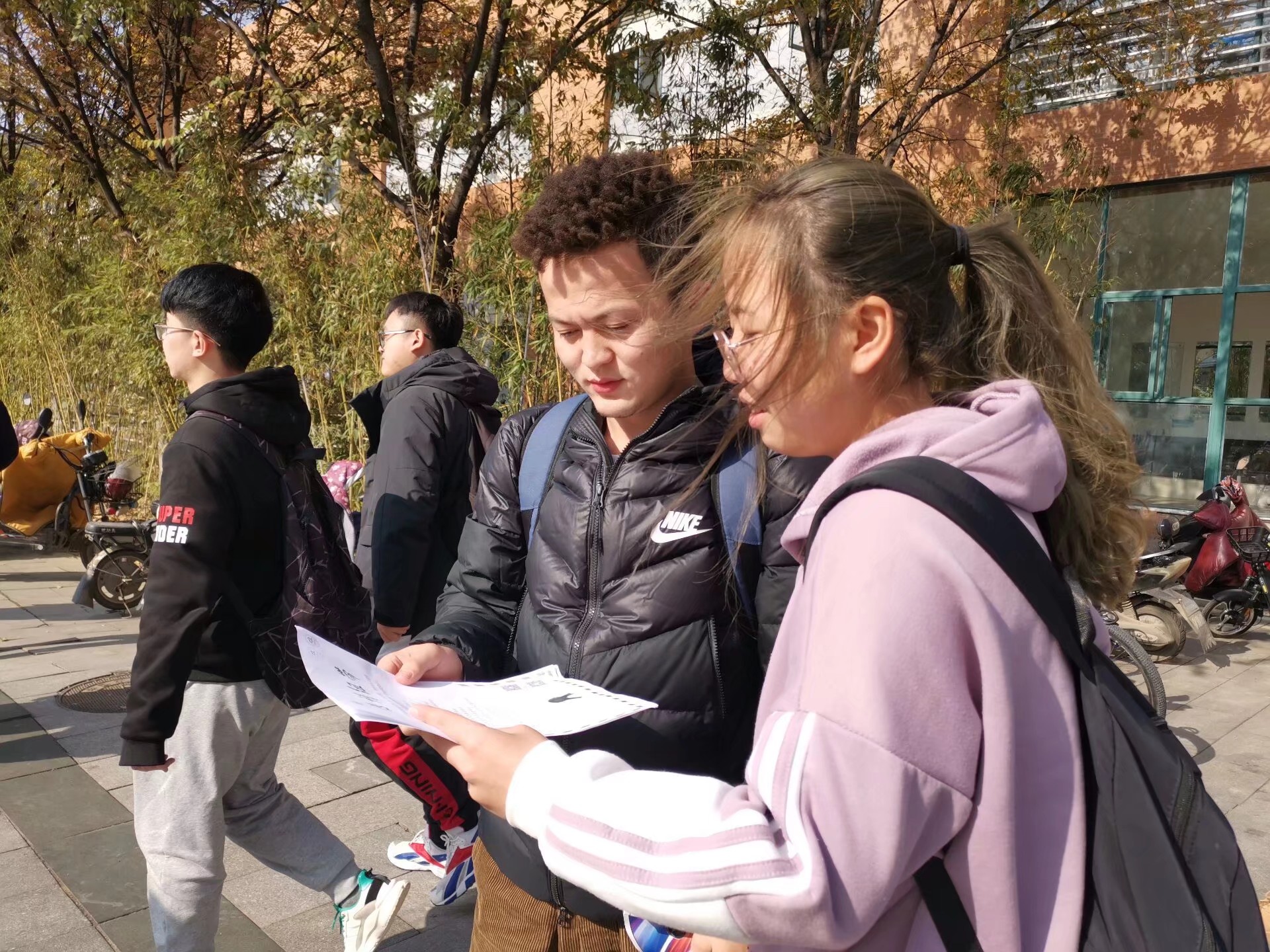 什么是生活性街道的场所精神_场所精神作者_精神场地