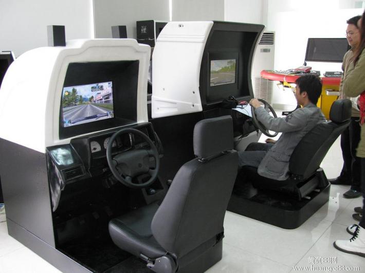 驾驶模拟汽车器无限金币版_驾驶模拟汽车游戏_模拟驾驶汽车