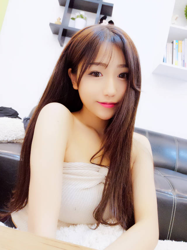 火辣福利!互联网时代美女主播直播平台,尽显魅力身材(图2) 美女直播福利_美女直播福利_美女直播福利