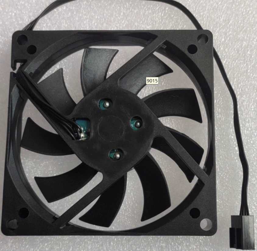 手机游戏风扇好使吗_游戏手机带风扇_游戏手机后边有风扇吗