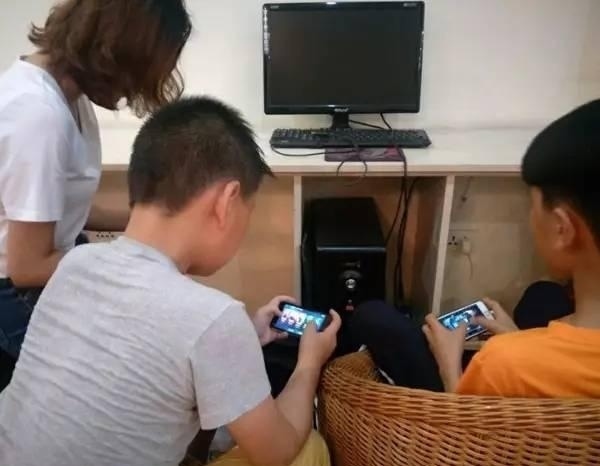 qq游戏炫舞时代手机版下载_快吧游戏盒手机版下载_我不想努力了手机游戏下载