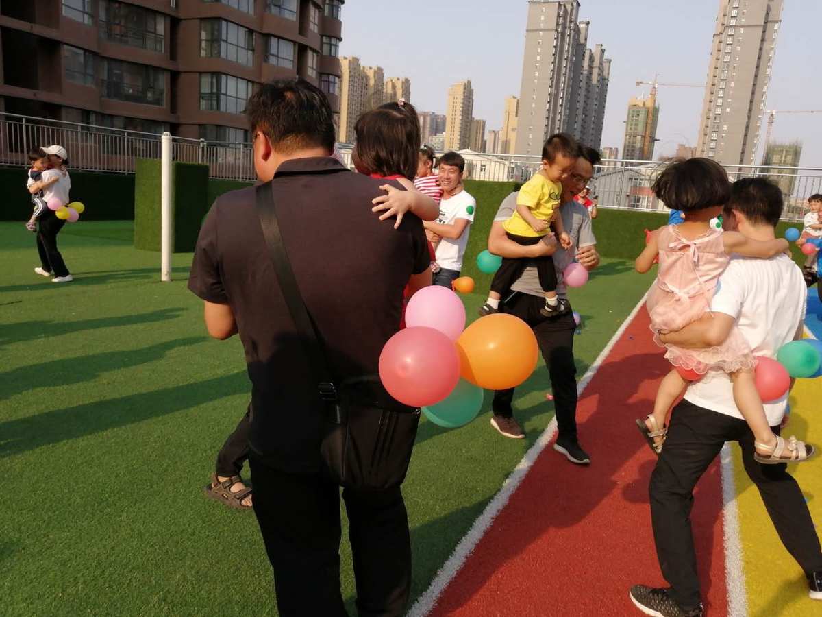 我爸手机里面游戏_爸爸游戏是什么_爸爸游戏中心