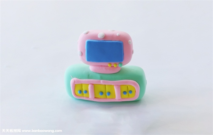 粘土制作机手机游戏用的什么_粘土制作机手机游戏用哪个软件_用粘土制作手机游戏机