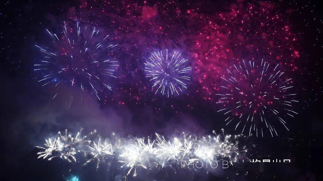 烟花狂欢怎么玩_烟花狂欢正版下载_烟花狂欢手机游戏