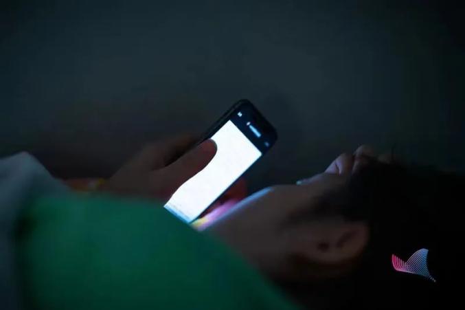 玩手机玩游戏的危害_玩手机游戏的危害30条_重玩手机游戏的危害