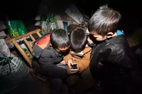 熊孩子安装手机游戏_孩子手机游戏_熊孩子游戏充钱