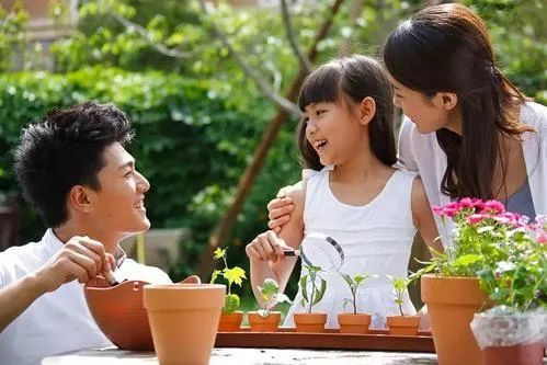 孩子沉迷手机游戏_沉迷小孩玩手机游戏怎么办_小孩如何不沉迷手机玩游戏
