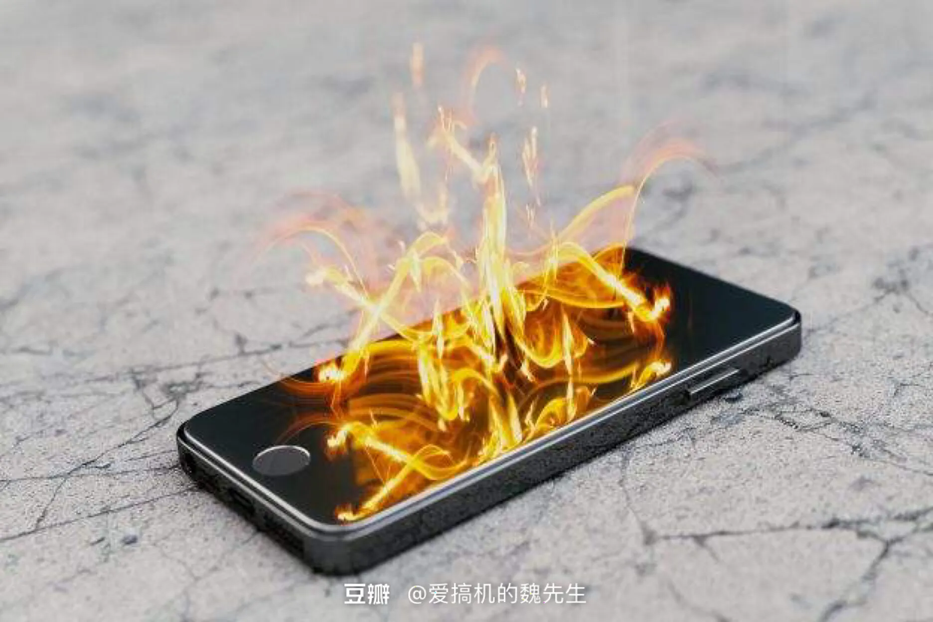 湿巾可以给手机降温吗_安卓手机玩大型游戏_玩游戏手机发烫后面放湿巾