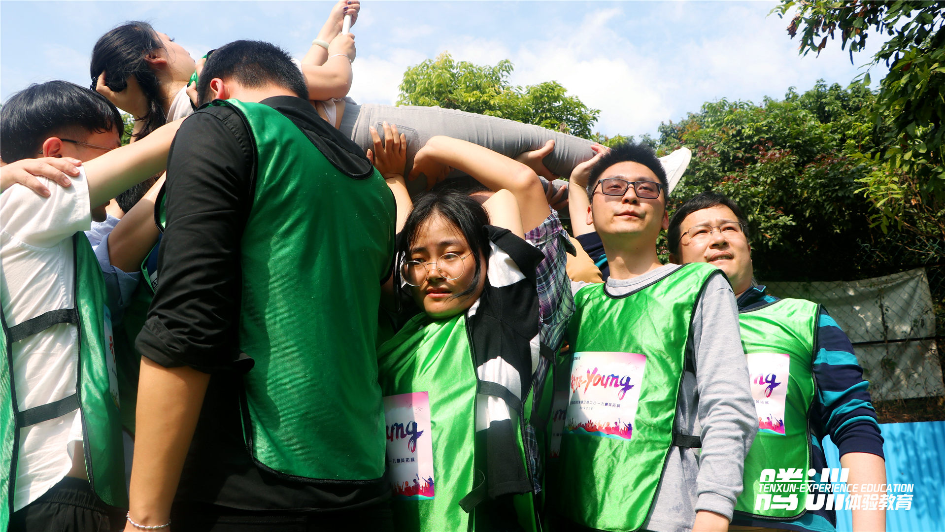 游戏摔跤版手机能玩吗_摔跤游戏安卓_游戏手机版摔跤游戏