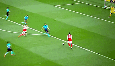 足球控制手机游戏-手机游戏中的足球梦(图2) 足球控制手机游戏_足球控制手机游戏有哪些_手控足球游戏手机版