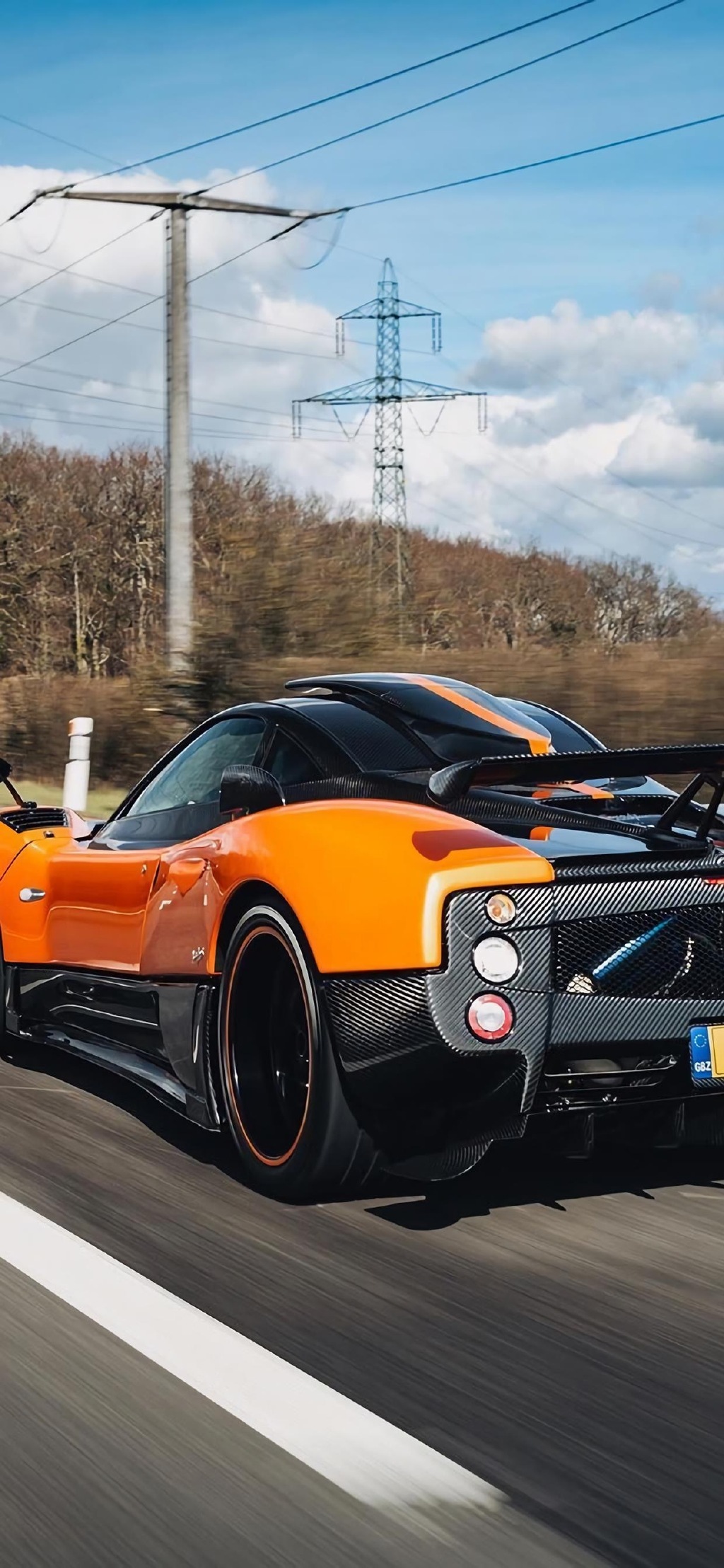 游戏地平线跑车壁纸手机-速度与激情:赛道之上的碰撞(图3) 游戏地平线跑车壁纸手机_跑车壁纸超清手机横屏_跑车壁纸全面屏