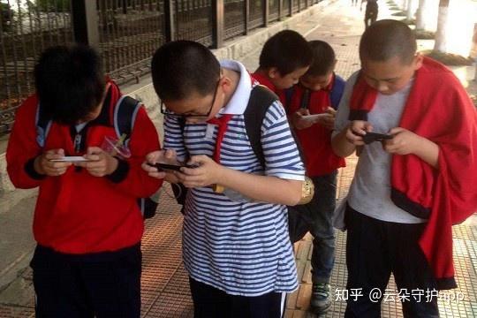 打手机游戏对身体的危害性_总手机打游戏_打手机游戏挣钱