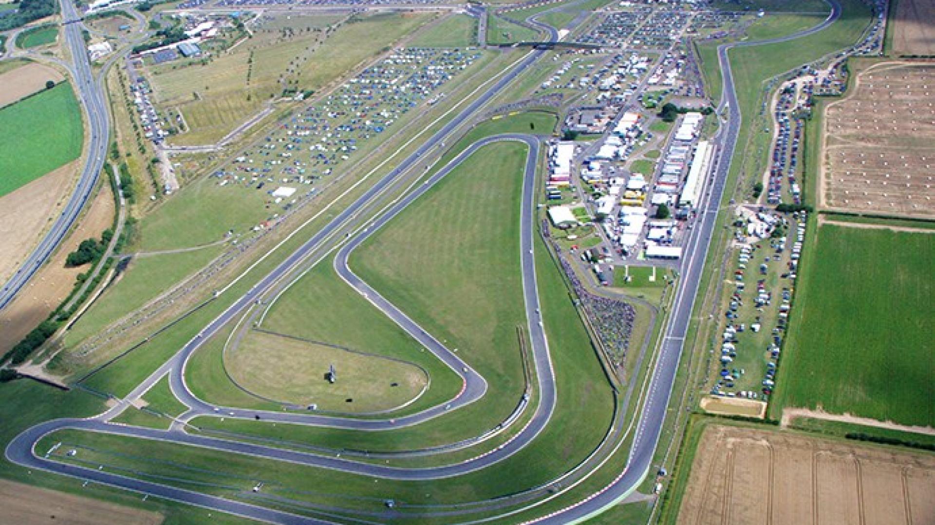 下载卡酷赛车游戏手机版-极速飙车,挑战全球顶尖赛手(图1) 赛车下载_下载卡酷赛车游戏手机版_赛车卡车游戏