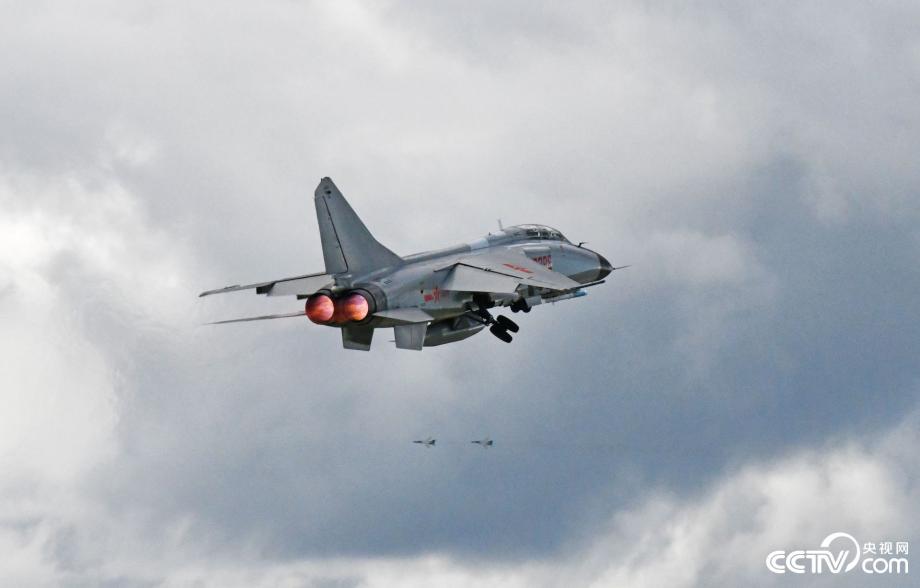 游戏海军航空兵下载手机版-【绝对不能错过】体验真实飞行乐趣,挑战空中对决(图5) 海军航空兵安卓_海军航空兵战士下载_游戏海军航空兵下载手机版