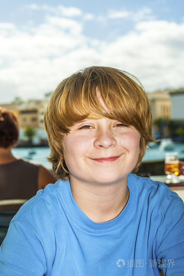 今天的她也是如此可爱-她的微笑,智慧和魅力:一个让世界变得明亮的女孩(图3) 今天可爱也在线营业了_今天的她也是如此可爱_今天也很可爱