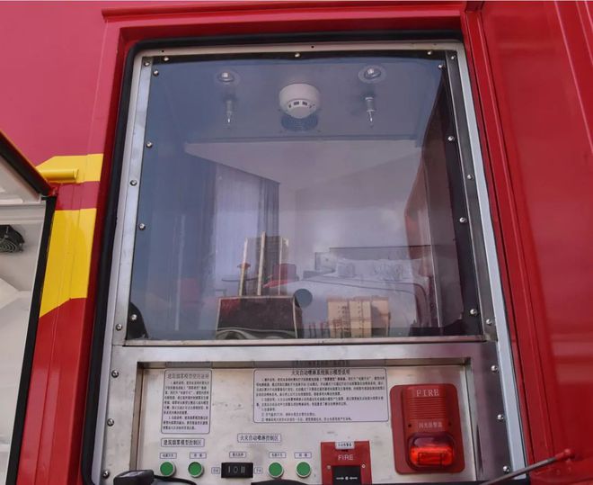 逃生手机游戏_逃生游戏什么时候出手机版_逃生手机怎么玩