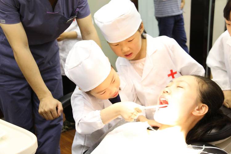 兔子牙医动画片_牙医下载_兔子牙医游戏下载手机版