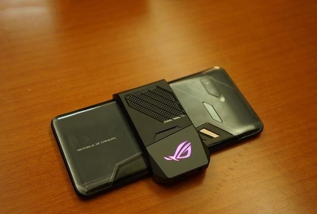 现在哪款手机好玩游戏不卡-哪款手机玩游戏最爽?三大看点告诉你(图3) 好玩的手机游戏卡牌类_现在哪款手机好玩游戏不卡_好玩的游戏卡