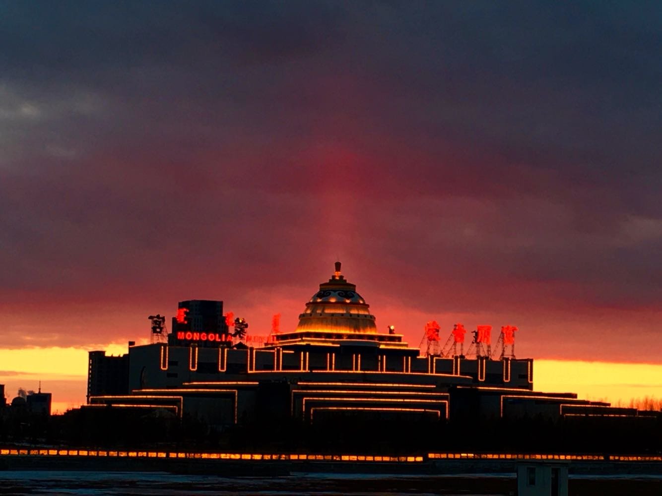 七侠荡寇志-江湖七侠:迷雾森林激战山贼,救援百姓惊心动魄(图2) 七侠荡寇志1960电影_七侠荡寇志主题曲交响乐_七侠荡寇志