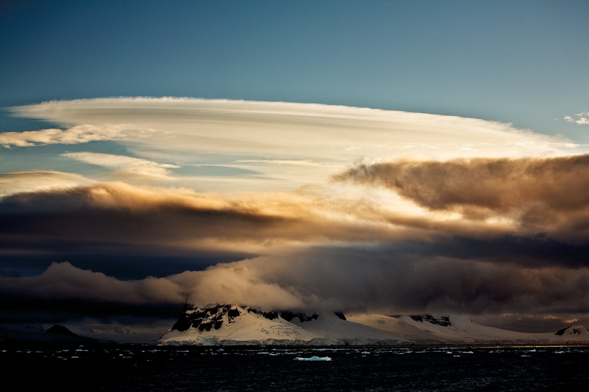 南极之恋在线观看完整版-南极之恋:爱情的坚持与南极的壮丽(图1) 南极之恋的在线观看_南极之恋在线观看完整版_南极恋观看在线完整版中文