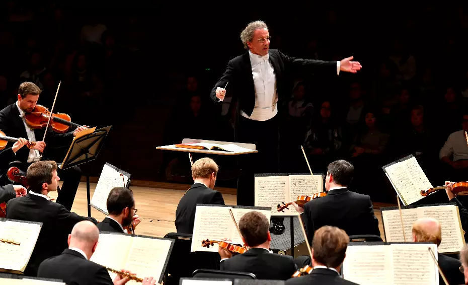 让·基尔希斯坦-让·基尔希斯坦:音乐天赋与指挥艺术的完美融合(图1) 让·基尔希斯坦_哎司奥美拉唑_八个月宝宝晚上屁多