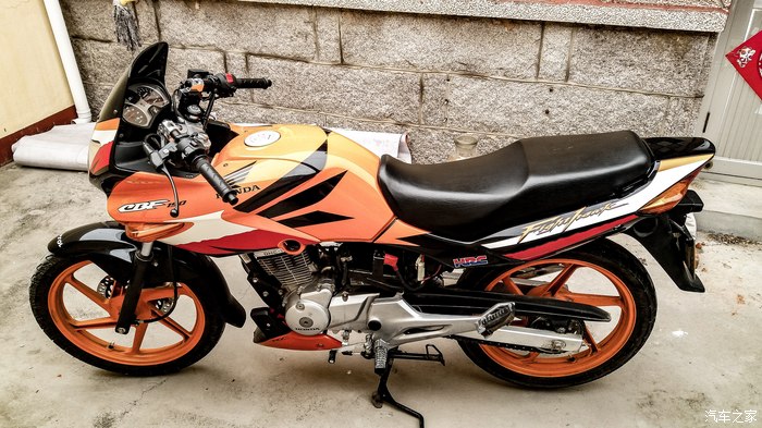 骑乘之王-摩托车VS自行车:速度与激情,谁更胜一筹?(图2) 骑乘王者的介绍_骑乘之王_金色骑乘牦牛缰绳