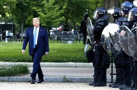 子弹特工手机游戏_特工电影子弹会拐弯_子弹特工无限金币钻石