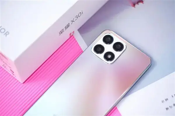 一千左右打游戏最爽的手机-一千块打游戏,这款手机最爽(图1) 打游戏舒服的手机_一千左右打游戏最爽的手机_玩游戏最爽的手机排行榜