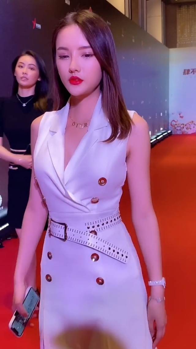 绯月女神伊莉娜_绯月神秘系数_绯月最强出装