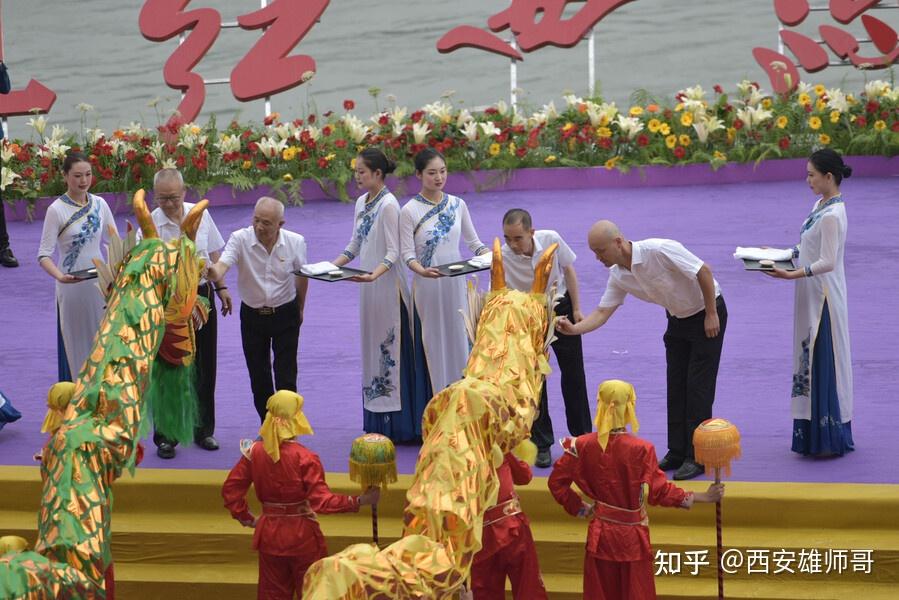 端午节的由来和风俗简介-端午节粽情龙舟,传统与现代的激情碰撞(图4) 端午节的由来和风俗简介_端午节风俗的来历简短_风俗端午由来简介节选