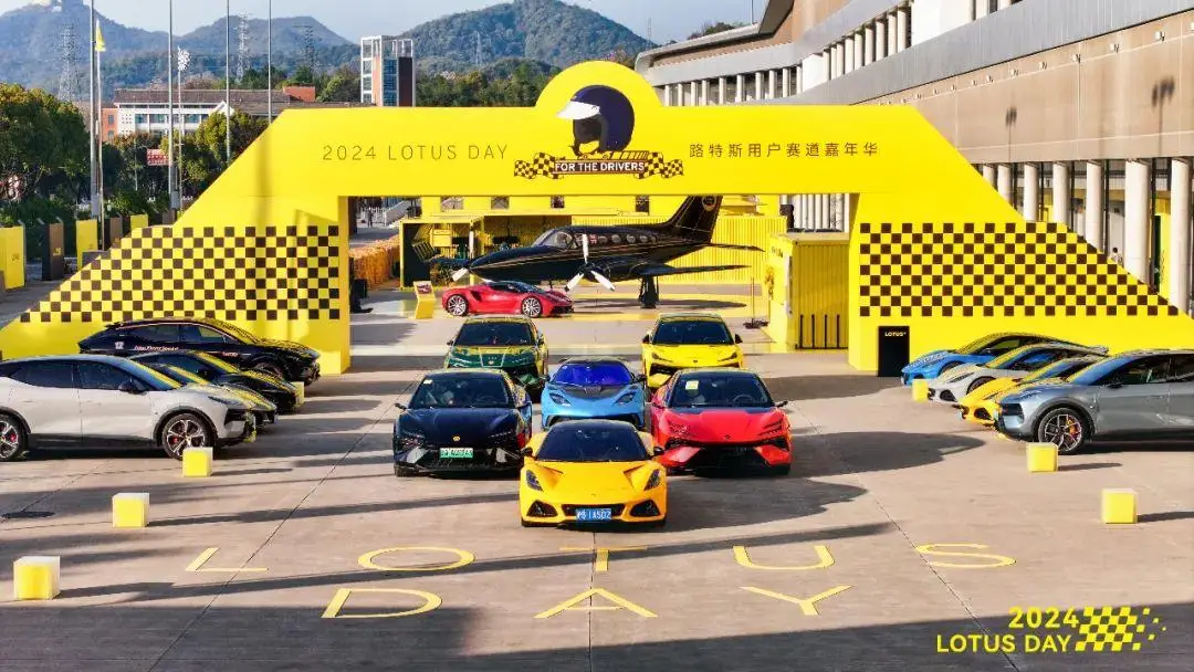 星火解说手机游戏小轿车-星火解说带你体验极速飙车乐趣(图5) 星火解说汽车游戏_星火解说手机游戏小轿车_星火解说所有驾驶游戏