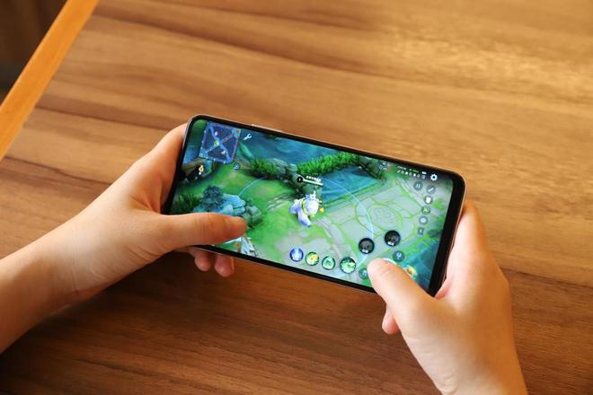 游戏手机拓展盒-插上拓展盒,手机游戏全面升级(图4) 手机大型游戏盒子_手动游戏盒_游戏手机拓展盒