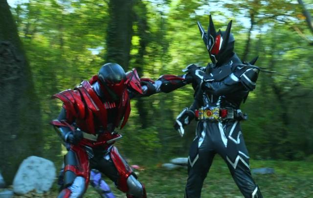 主角逆境成长,团队合作拯救世界!假面骑士剑剧场版内心战斗(图3) 剧场版假面骑士卌骑_假面骑士剧场版是什么意思_假面骑士剑剧场版