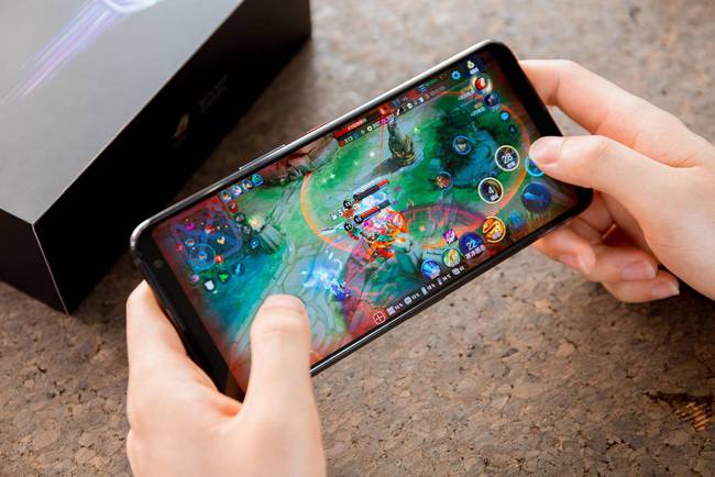 手机支持手持的游戏机-告别笨重游戏机!手机新宠让你畅玩高品质游戏(图3) 手持游戏机都有哪些_手机支持手持的游戏机_最新款手持游戏机