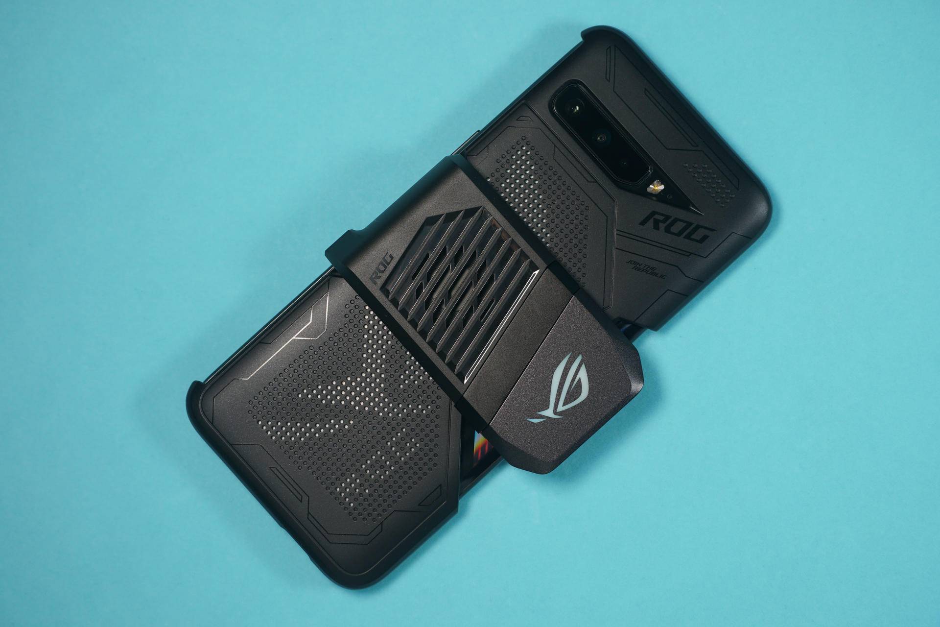 挑战用百元手机玩游戏的人_专门玩游戏手机_玩手机的游戏