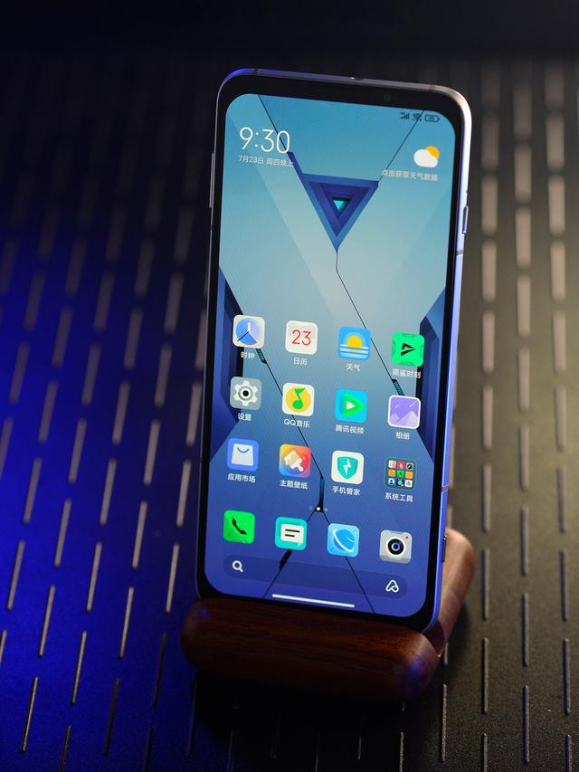 挑战用百元手机玩游戏的人_专门玩游戏手机_玩手机的游戏