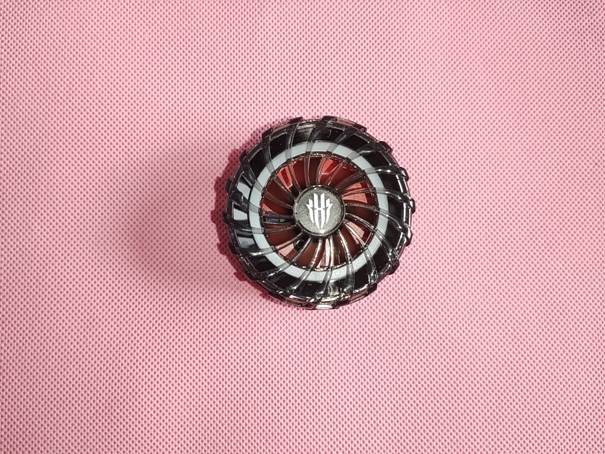 散热器能让游戏流畅吗_散热器对游戏有用吗_游戏手机加散热器推荐吗