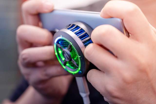 散热器对游戏有用吗_散热器能让游戏流畅吗_游戏手机加散热器推荐吗