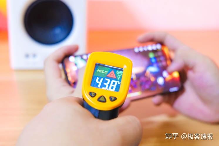 散热器能让游戏流畅吗_散热器对游戏有用吗_游戏手机加散热器推荐吗