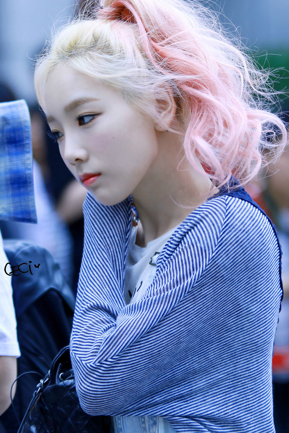 泰妍哪一集玩手机游戏_安卓手机玩大型游戏_手机玩小霸王游戏