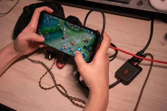 视频刷费玩手机游戏是真的吗_刷视频和玩游戏哪个费手机_刷视频就能赚钱的游戏