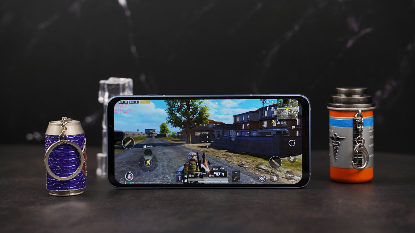 用黑鲨1手机玩吃鸡游戏-黑鲨1手机玩吃鸡游戏,流畅度倍增,掌控全局,忘记时间的沉浸体验(图1) 黑鲨手机玩吃鸡有什么优势_黑鲨自带吃鸡神器_用黑鲨1手机玩吃鸡游戏