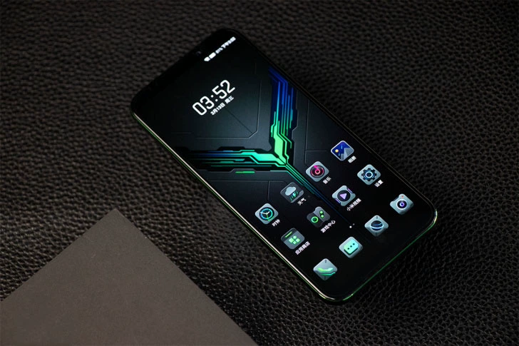 用黑鲨1手机玩吃鸡游戏-黑鲨1手机玩吃鸡游戏,流畅度倍增,掌控全局,忘记时间的沉浸体验(图4) 黑鲨手机玩吃鸡有什么优势_用黑鲨1手机玩吃鸡游戏_黑鲨自带吃鸡神器