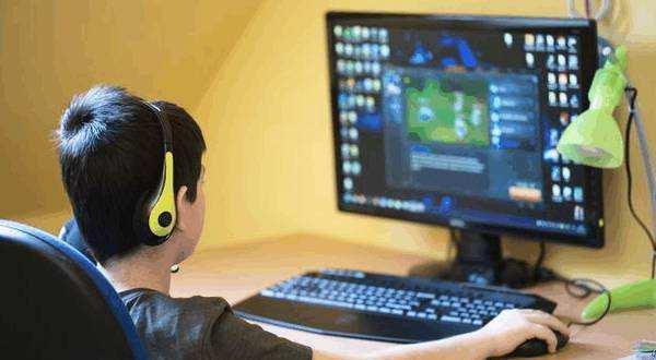 玩游戏打到手机没电_电玩对打游戏_手机玩电玩