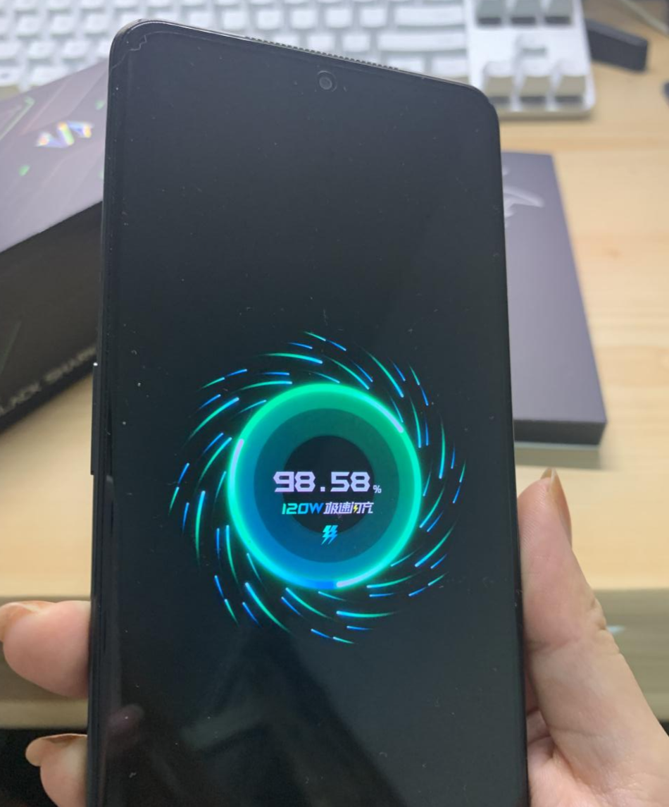 黑鲨打游戏最好的一款手机_黑鲨游戏手机值得入手吗_最好的5g黑鲨游戏手机
