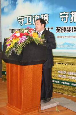 夜晚街头的东方蜚蠊:城市守护者与生态卫士(图1) 东方蜚蠊图片_东方蜚蠊会咬人吗_东方蜚蠊