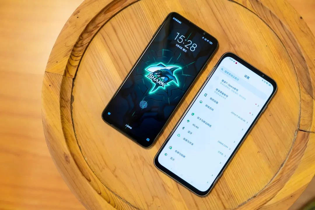 玩游戏什么手机适合-游戏爱好者的手机选择:屏幕与处理器性能是关键(图5) 玩游戏什么手机适合_适合玩手机游戏的手柄_适合玩手机游戏有哪些