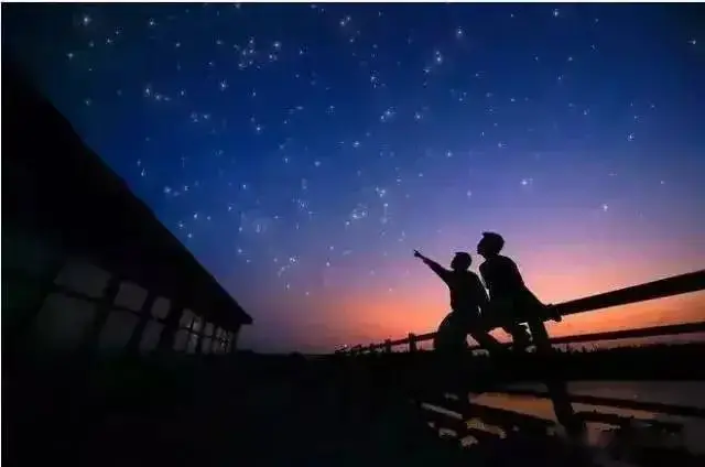 那些让心灵震动的瞬间:公园里的宁静与喜悦,街头的孤独与温暖(图5) 瞬_瞬的歌词_瞬火