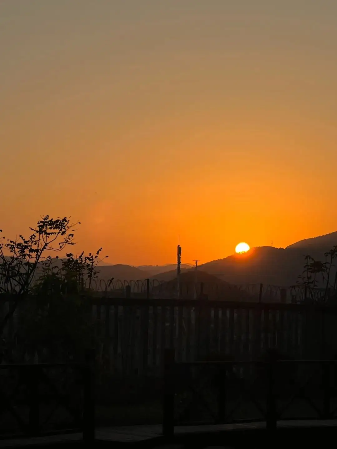 风景晚霞治愈心情的句子_风景晚霞壁纸_晚霞风景手机游戏