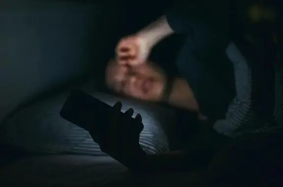 手游成瘾的典型现象_游戏手机成瘾_手机成瘾软件